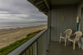 Nye Beach Condos & Cottages