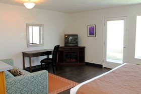 Nye Beach Condos & Cottages