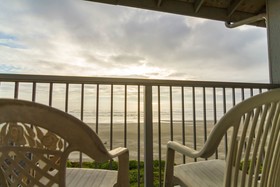 Nye Beach Condos & Cottages