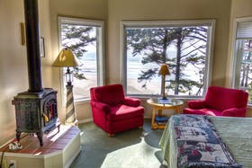 Tyee Lodge Bed and Breakfast