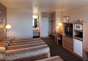 OYO Waves Hotel Newport OR - NYE Beach