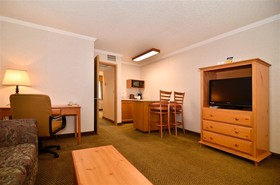 Best Western Inn & Suites