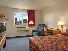 Super 8 by Wyndham Pendleton