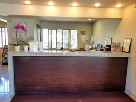 Aladdin Inn & Suites