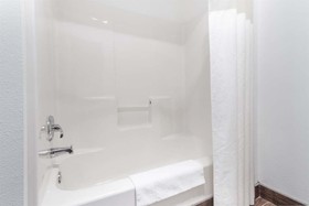 Days Inn by Wyndham Portland Central