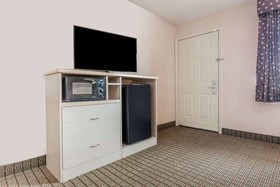 Days Inn by Wyndham Portland Central