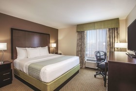 La Quinta Inn & Suites by Wyndham Portland Airport