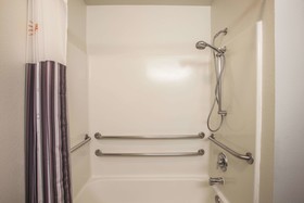 La Quinta Inn & Suites by Wyndham Portland Airport