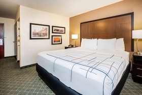 La Quinta Inn & Suites by Wyndham Portland Airport