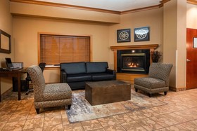 La Quinta Inn & Suites by Wyndham Portland Airport