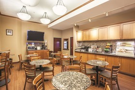 La Quinta Inn & Suites by Wyndham Portland Airport
