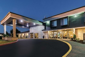 La Quinta Inn & Suites by Wyndham Portland NW