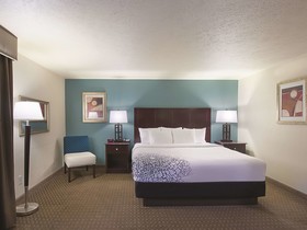 La Quinta Inn & Suites by Wyndham Portland NW