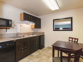 La Quinta Inn & Suites by Wyndham Portland NW