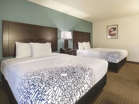 La Quinta Inn & Suites by Wyndham Portland NW