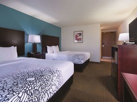 La Quinta Inn & Suites by Wyndham Portland NW