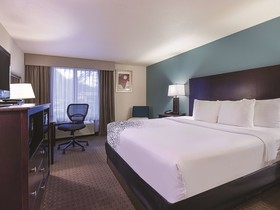 La Quinta Inn & Suites by Wyndham Portland NW