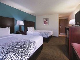 La Quinta Inn & Suites by Wyndham Portland NW