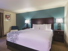 La Quinta Inn & Suites by Wyndham Portland NW
