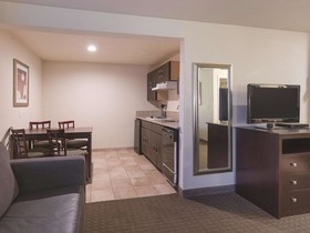 La Quinta Inn & Suites by Wyndham Portland NW