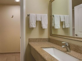 La Quinta Inn & Suites by Wyndham Portland NW