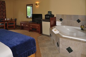 Oxford Suites Portland - Jantzen Beach