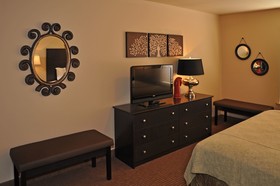 Oxford Suites Portland - Jantzen Beach