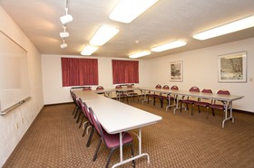 Super 8 By Wyndham Portland Airport