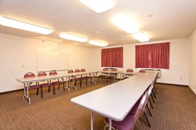 Super 8 By Wyndham Portland Airport