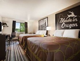 Super 8 By Wyndham Portland Airport