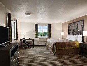 Super 8 By Wyndham Portland Airport