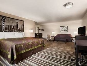 Super 8 By Wyndham Portland Airport