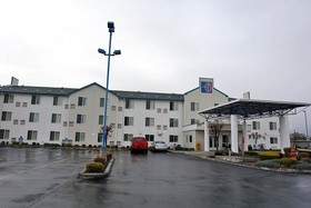 Motel 6 Redmond