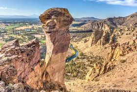 Super 8 by Wyndham Redmond