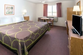 Super 8 by Wyndham Redmond