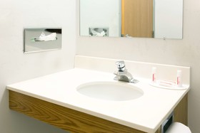 Super 8 by Wyndham Redmond