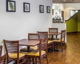 Econo Lodge Inn & Suites Roseburg