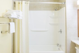 Riverfront Inn - Roseburg