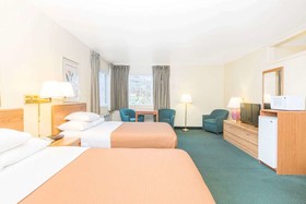 Riverfront Inn - Roseburg