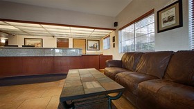 Best Western Oak Meadows Inn