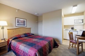 HomeTowne Studios Salem, OR