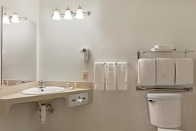 Howard Johnson by Wyndham Salem