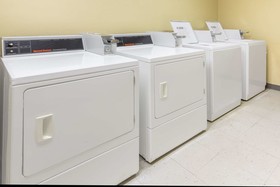 Super 8 by Wyndham Salem