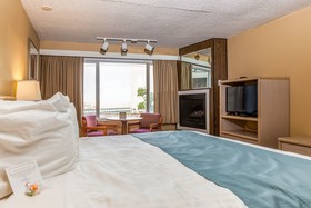 Ebb Tide Oceanfront Inn