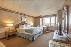 Ebb Tide Oceanfront Inn