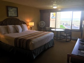 Ebb Tide Oceanfront Inn