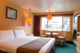 Hi-Tide Oceanfront Inn