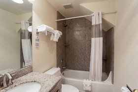 Promenade Inn & Suites Oceanfront