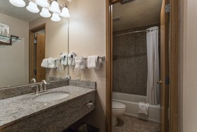 Promenade Inn & Suites Oceanfront