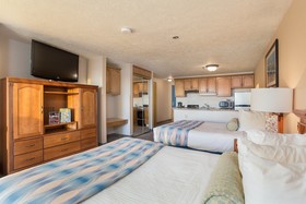 Promenade Inn & Suites Oceanfront